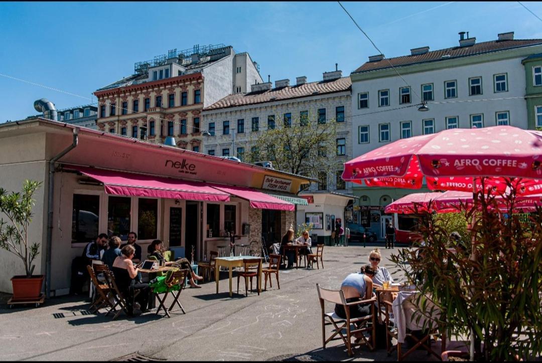 Apartment With Balcony Near Augarten Viena Exterior foto